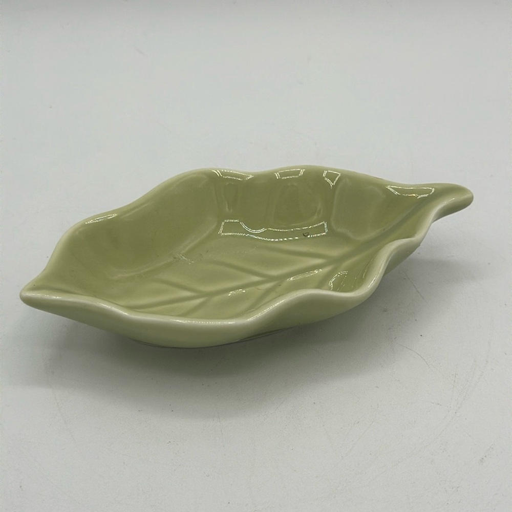 Ceramic green leaf trinket tray or small serving dish